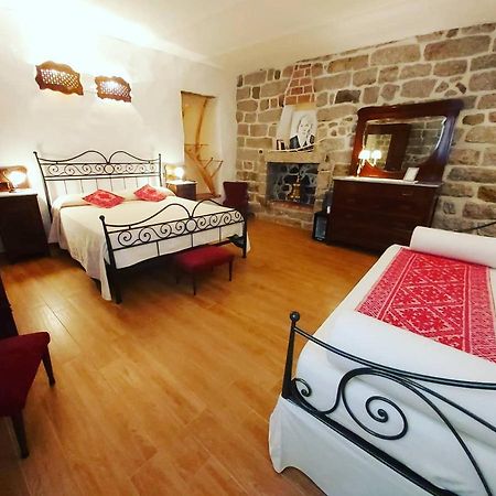 Al Vecchio Corso B&B Tempio Pausania Bagian luar foto