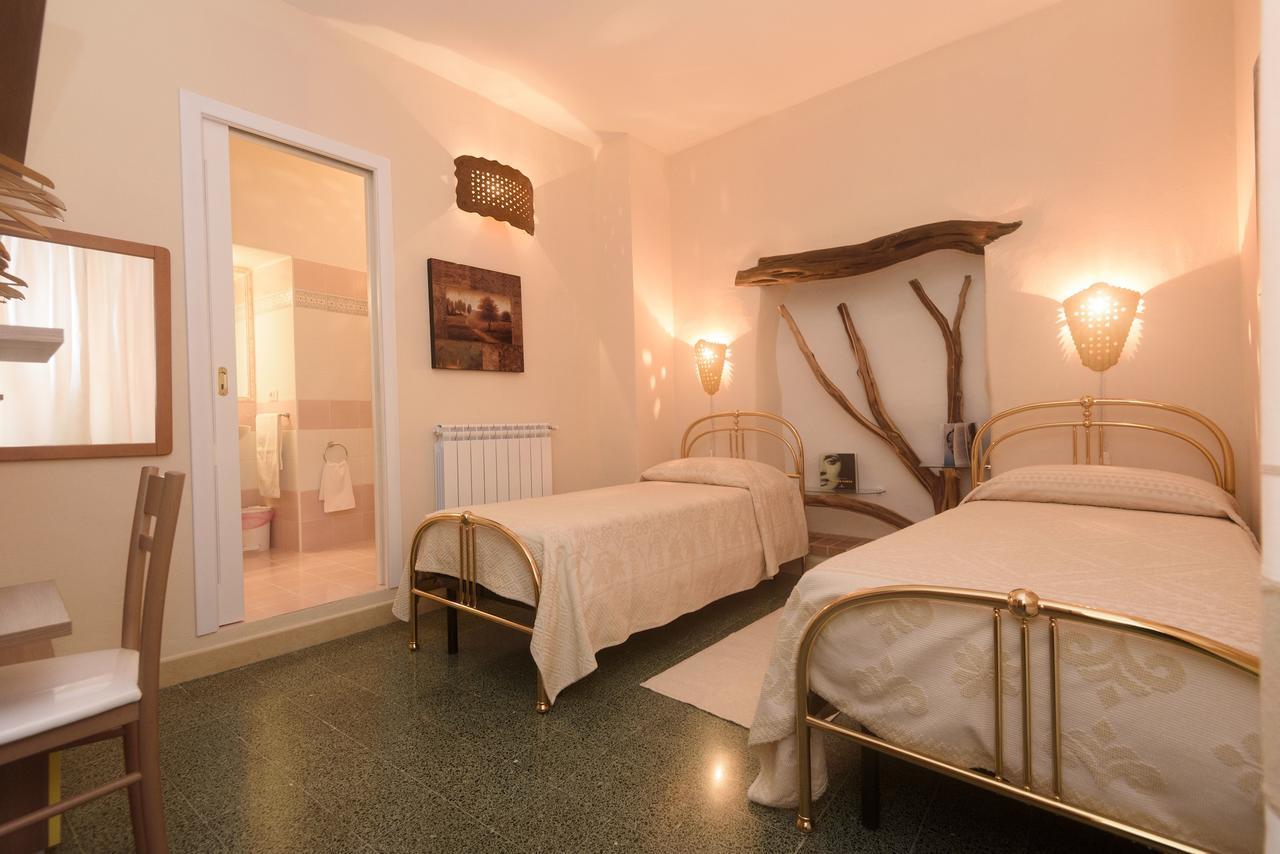 Al Vecchio Corso B&B Tempio Pausania Bagian luar foto