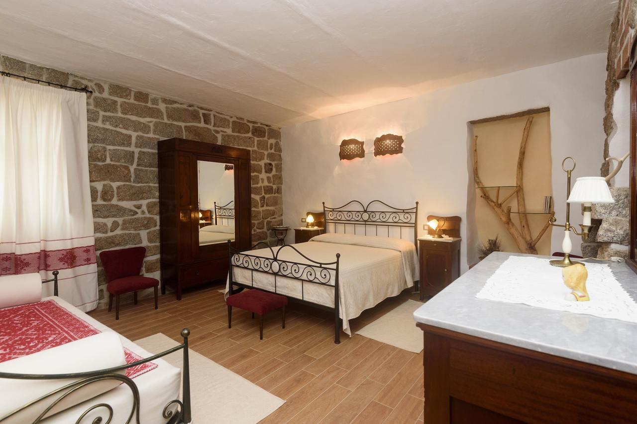 Al Vecchio Corso B&B Tempio Pausania Bagian luar foto