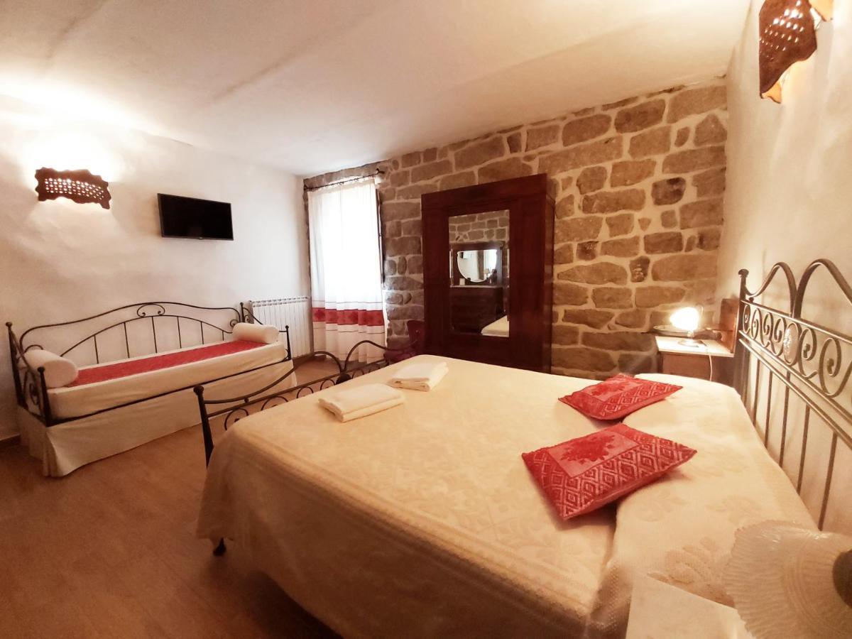 Al Vecchio Corso B&B Tempio Pausania Bagian luar foto
