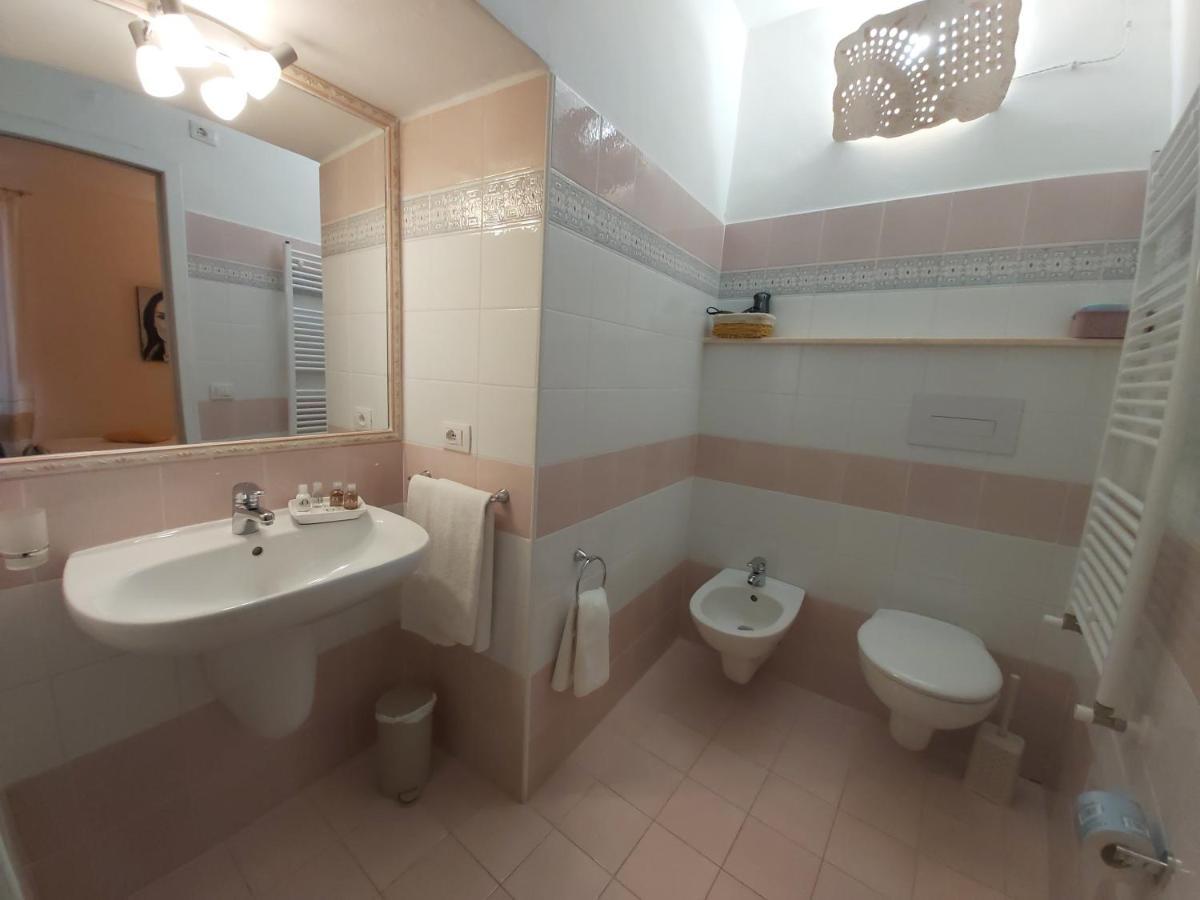 Al Vecchio Corso B&B Tempio Pausania Bagian luar foto