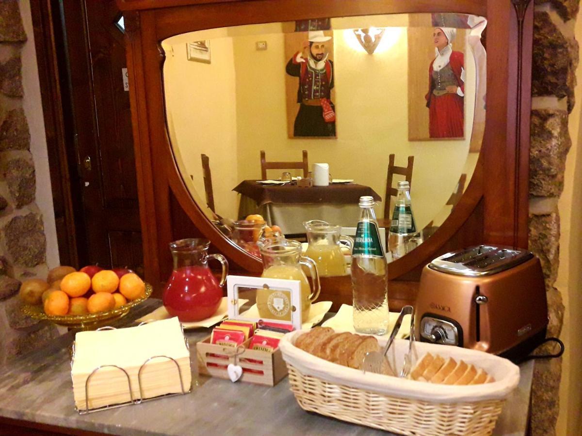 Al Vecchio Corso B&B Tempio Pausania Bagian luar foto